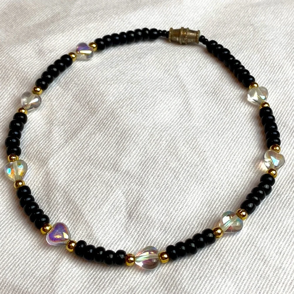 Vintage 90s Onyx and Iridescent Crystal Heart Anklet with Golden Bead Separators